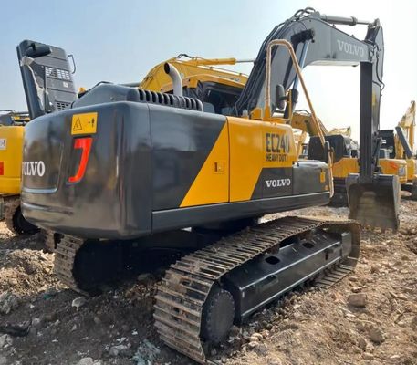 La excavadora Volvo EC220 usada en buen estado está en venta.