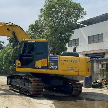 Maquinaria de construcción usada Komatsu PC220 PC220-7 Excavadoras retroexcavadoras hidráulicas de orugas 22 toneladas Excavadora Komatsu de segunda mano